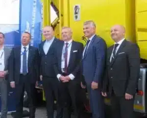 Przekazanie nowoczesnego pojazdu dwudrogowego 3