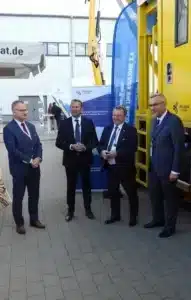 Przekazanie nowoczesnego pojazdu dwudrogowego 5
