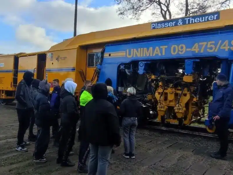 Dni Otwarte w Sekcji Maszyn Torowych w Zbąszyniu 4 7