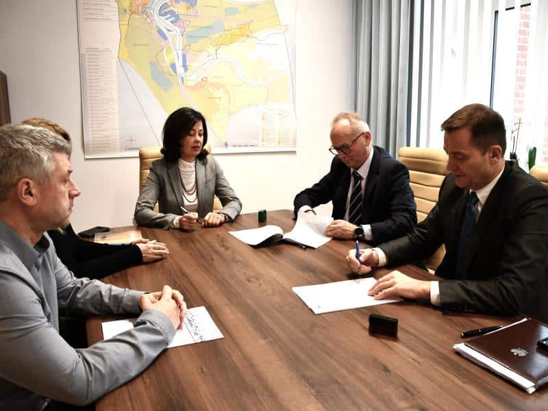Umowa na realizację zadania „Budowa przejścia podziemnego pod linią kolejową nr 401 w Świnoujściu- Łunowie” na rzecz Miasta Świnoujście podpisana! 4 Dsc9740