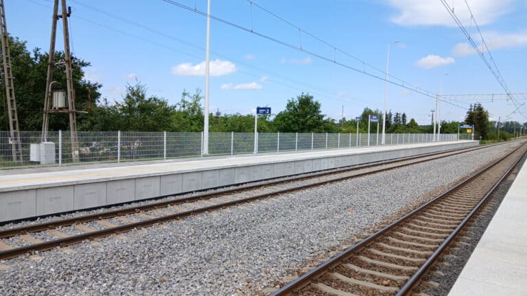 Zmodernizowany peron nr 2 Radlin Wielkopolski dopuszczony do eksploatacji.