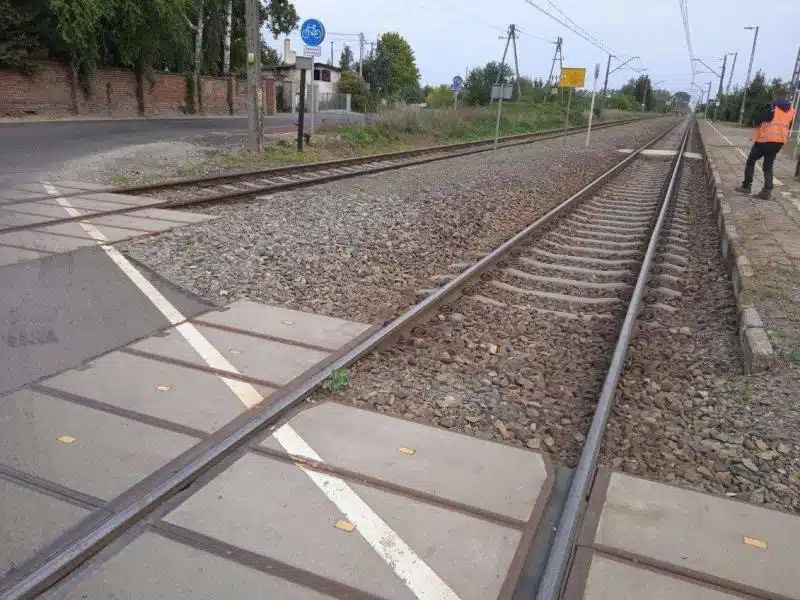 Zmodernizowany peron nr 2 Radlin Wielkopolski dopuszczony do eksploatacji. 6 fot 2