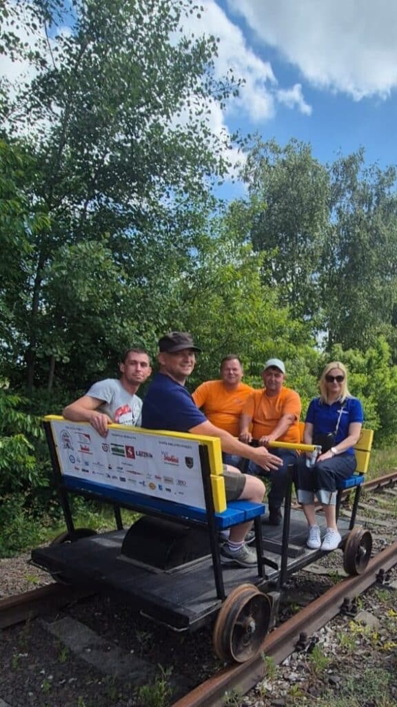 Rywalizowaliśmy w wyścigach drezyn ręcznych 4 Drużyna