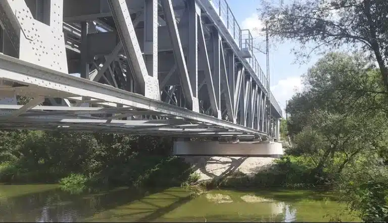 Naprawa mostu kolejowego w km 106,875 linii nr 014 Łódź Kaliska – Tuplice